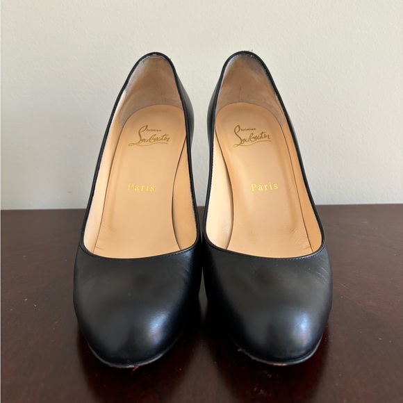 Christian Louboutin Round Toe Pumps in Black Leather - Picture 5 of 7
